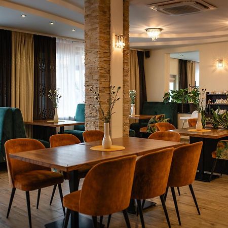 Hotel Alta Brzozow Экстерьер фото