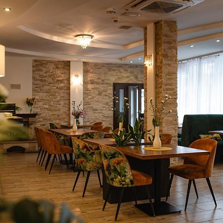 Hotel Alta Brzozow Экстерьер фото