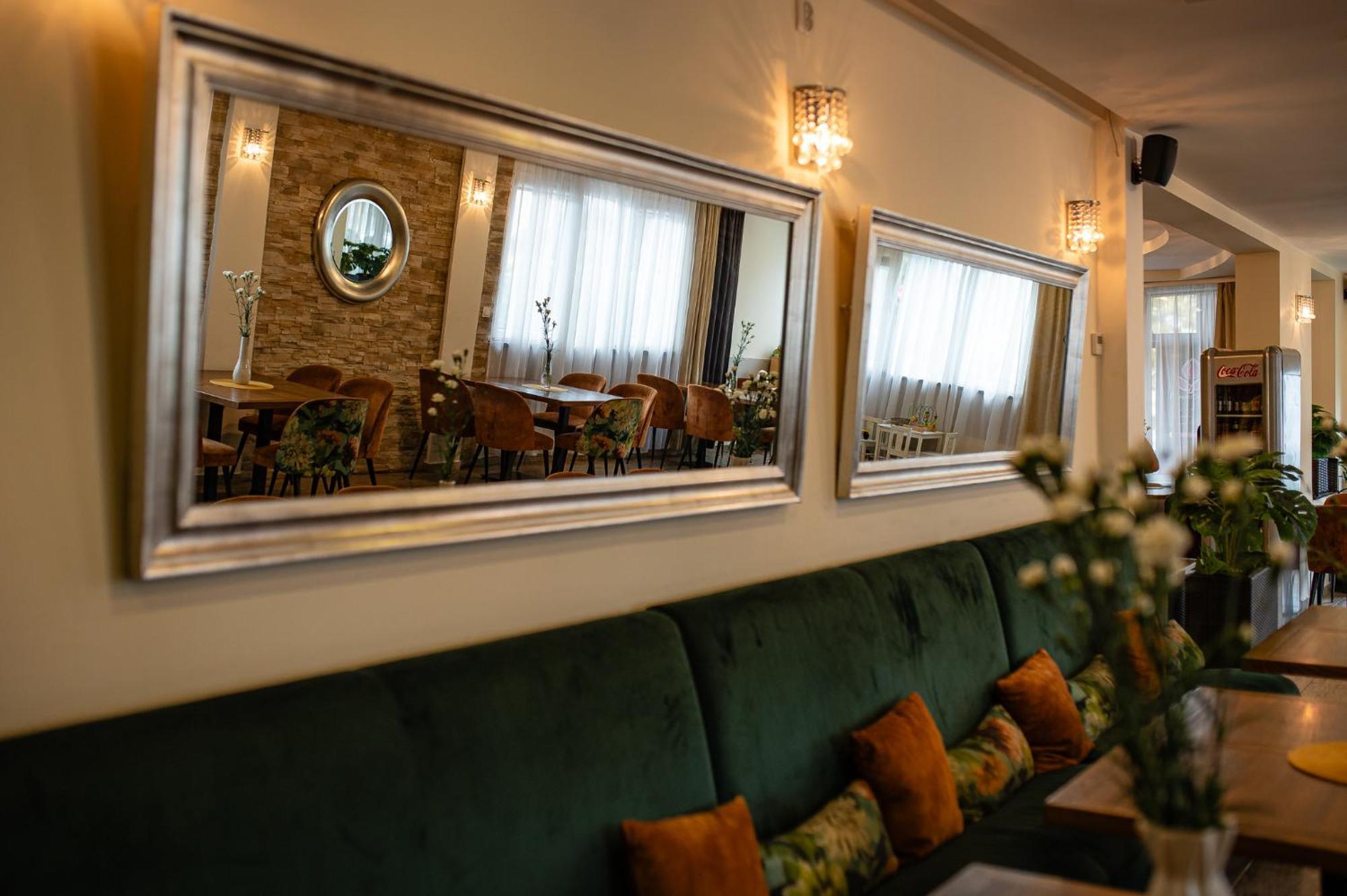 Hotel Alta Brzozow Экстерьер фото
