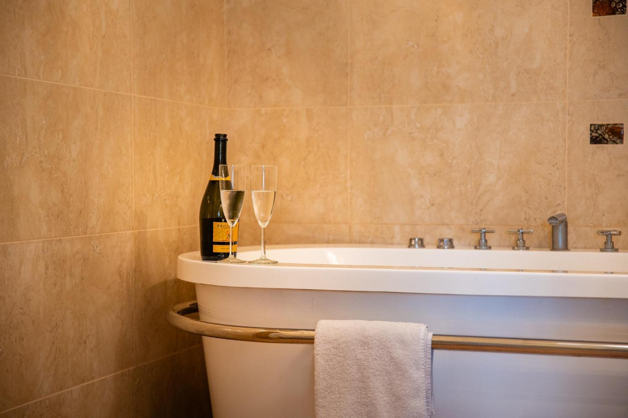 Hotel Alta Brzozow Экстерьер фото