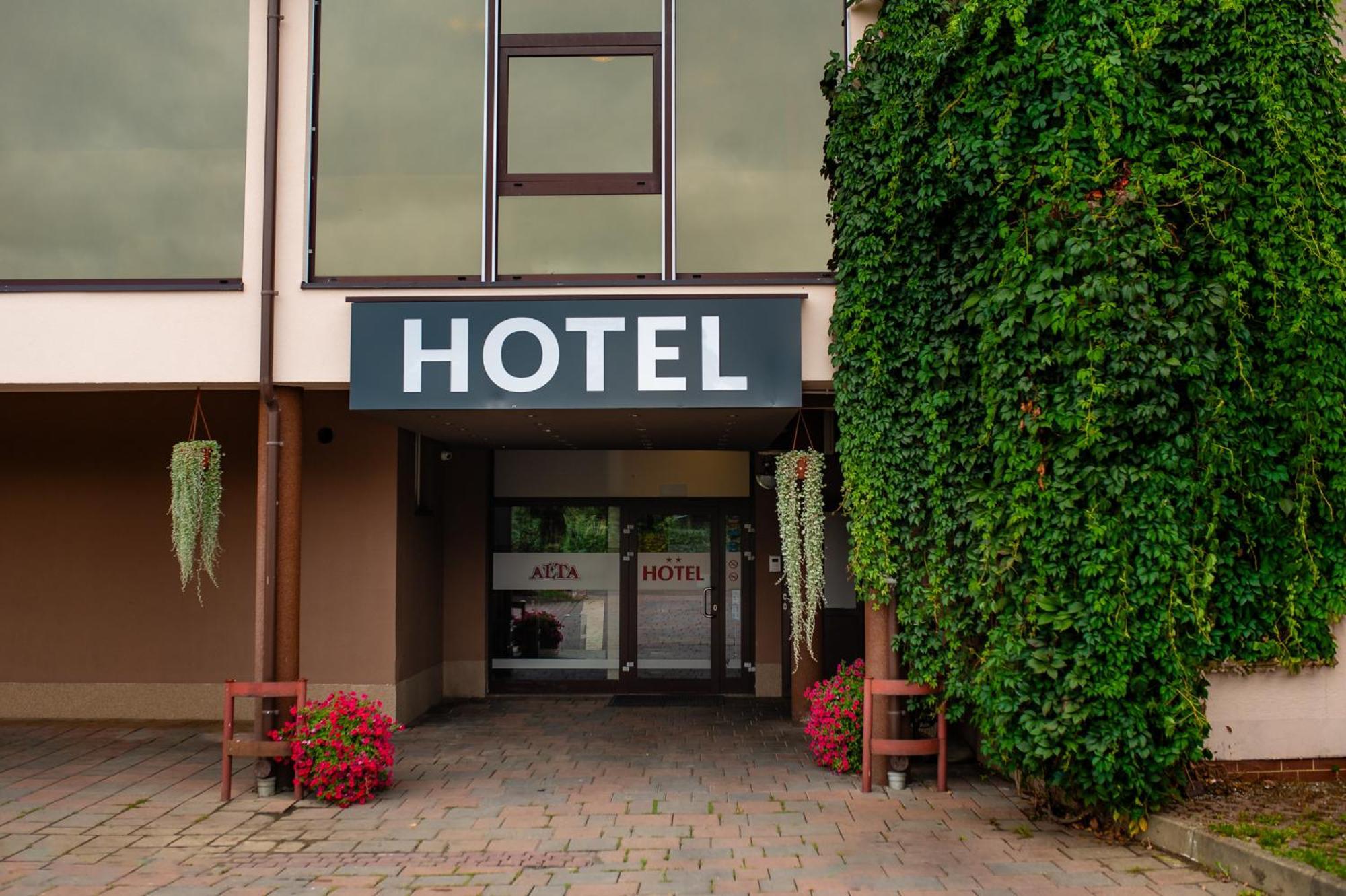 Hotel Alta Brzozow Экстерьер фото