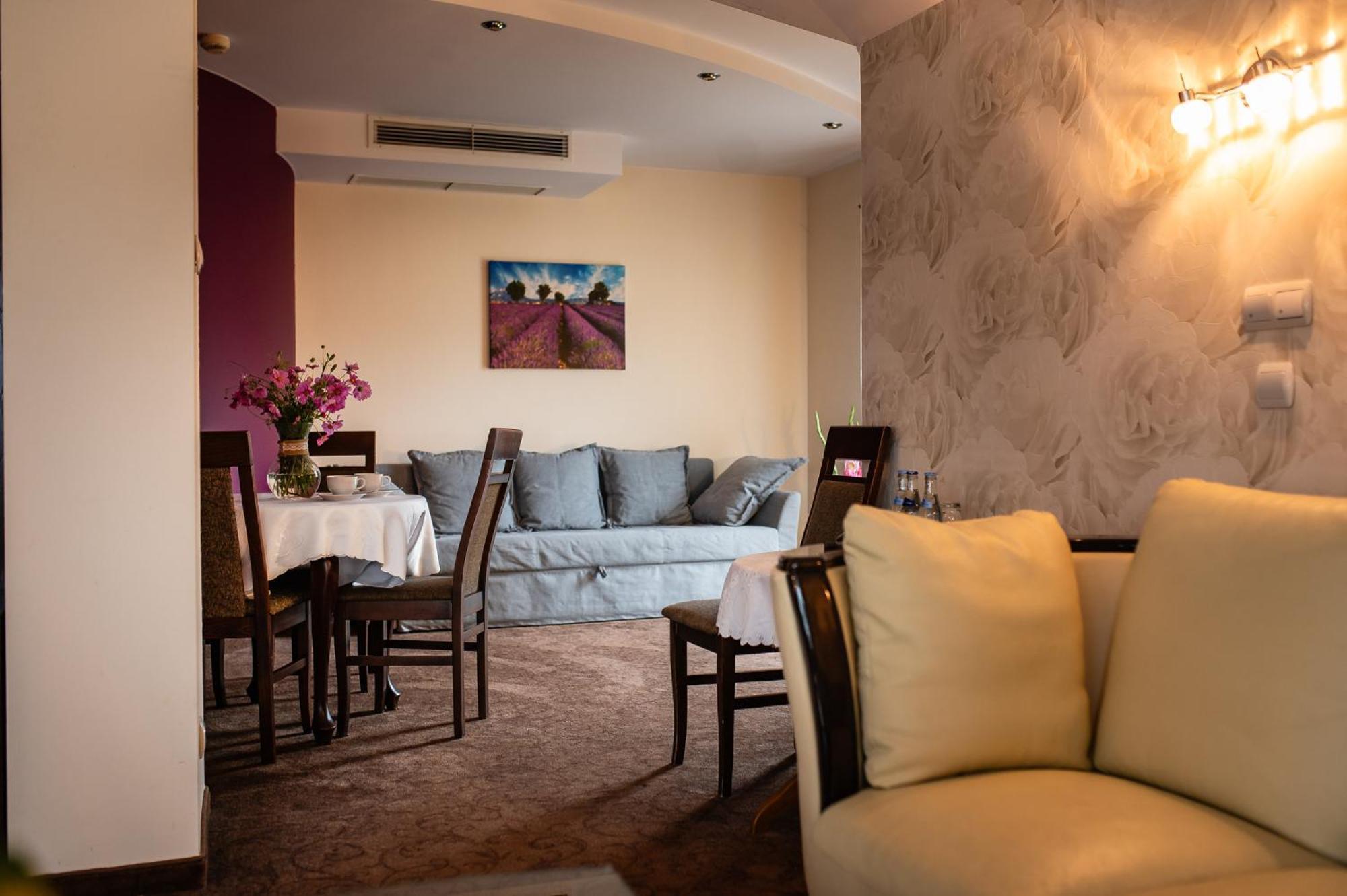 Hotel Alta Brzozow Экстерьер фото