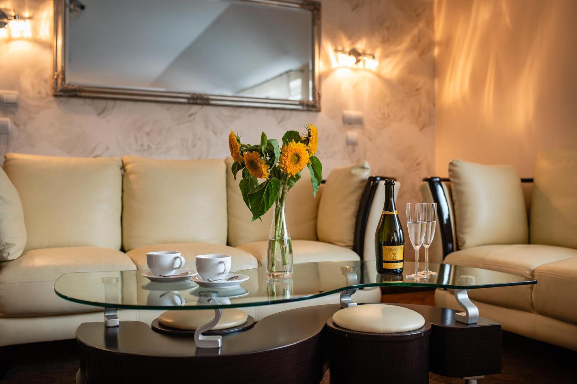 Hotel Alta Brzozow Экстерьер фото
