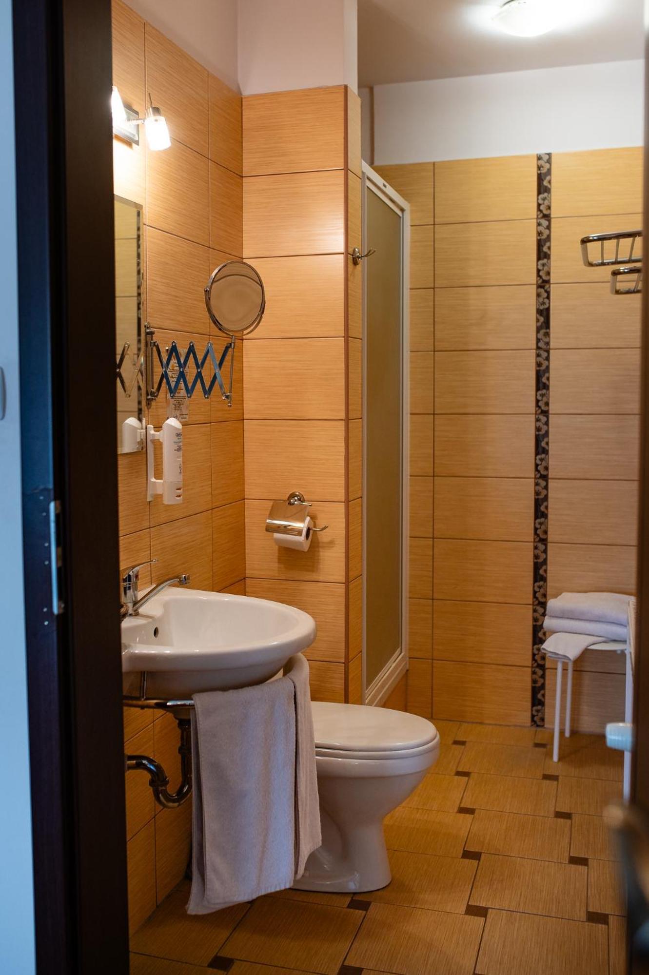 Hotel Alta Brzozow Экстерьер фото