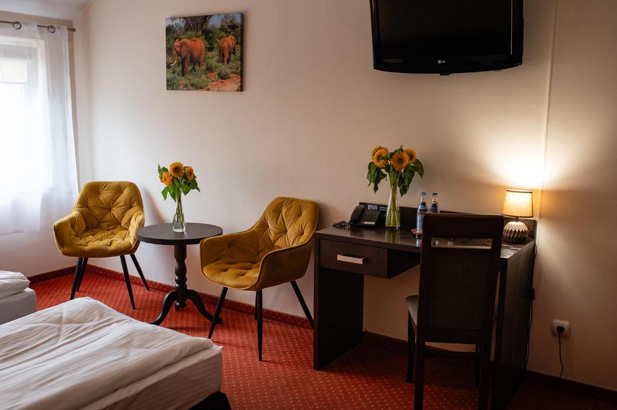 Hotel Alta Brzozow Экстерьер фото